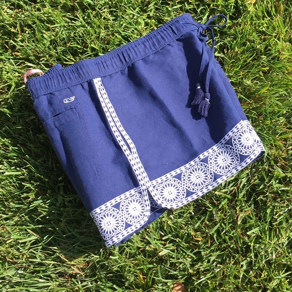 LAST ONE Vineyard Vines Embroidered Short sz M - Picture 4 of 4